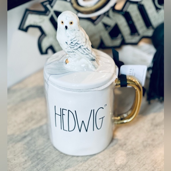 Hedwig Rae's Rae Dunn | Dining | Rae Dunn X Harry Potter Hedwig Mug With Gold Handle ...